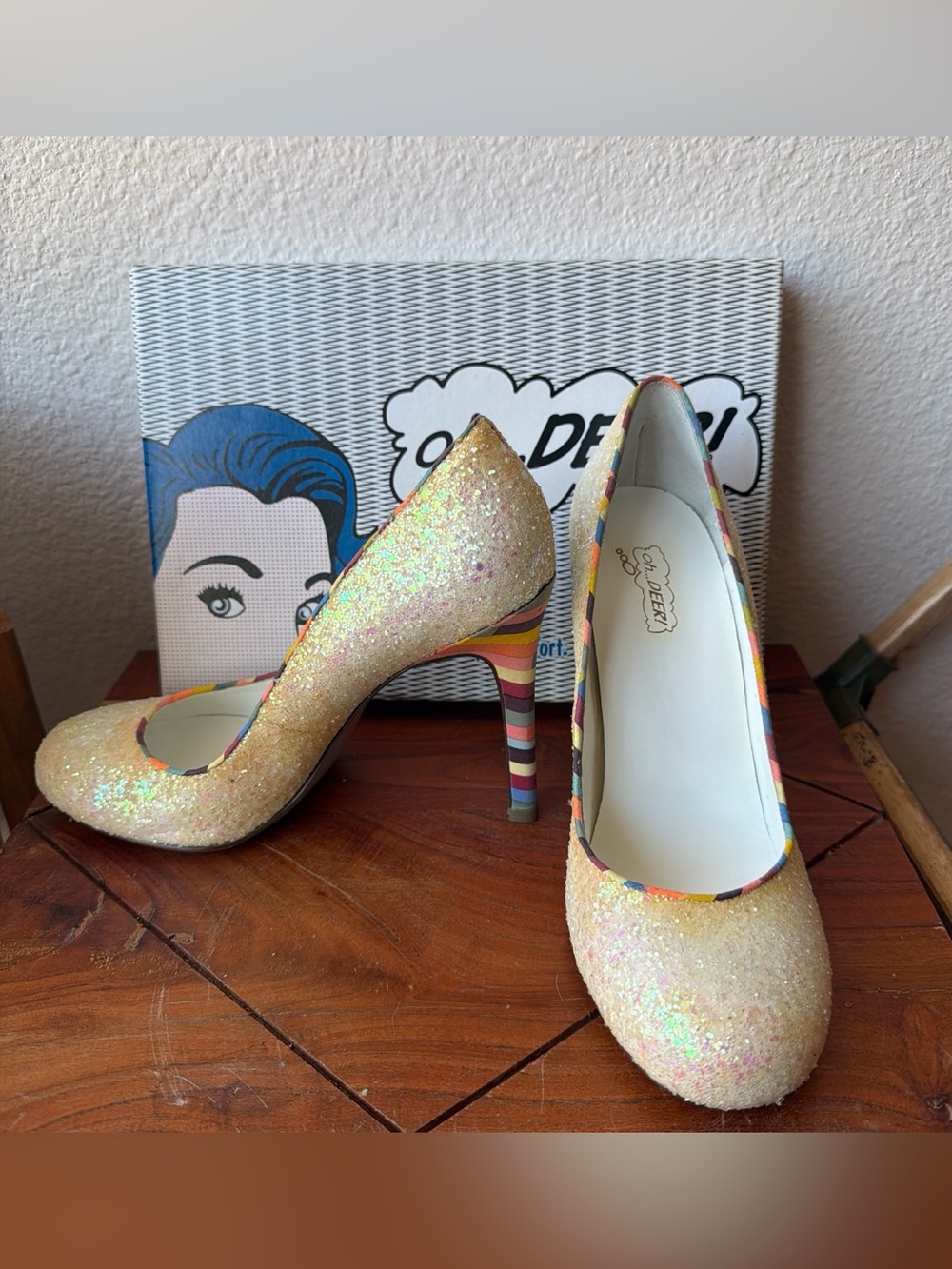 Oh Deer! Iridescent Glitter Pump in Cream